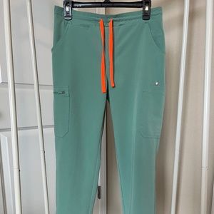 FIGS Yola skinny scrub pants in Jade